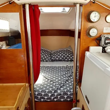 Un Sejour Insolite Pour Des Vacances Inoubliable Botel *